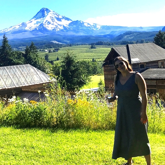 Meet your Posher, Elizabeth - Picture 5 of 6